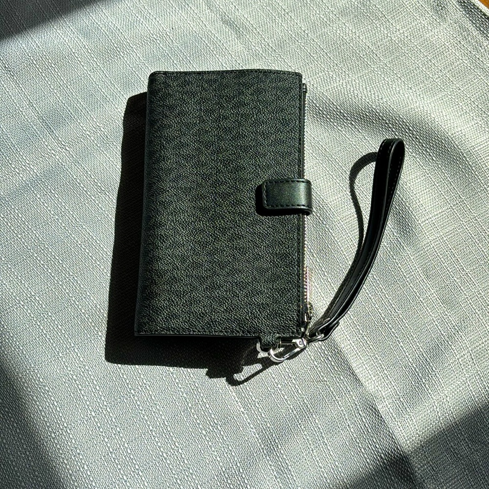 Michael Kors Adele Smartphone Wallet - image 3